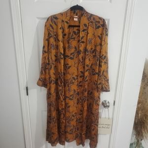 Stunning smashtess silky robe